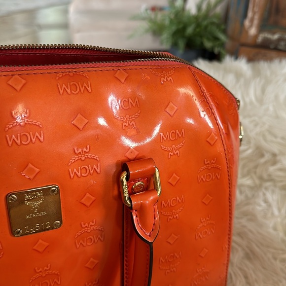 Gorgeous MCM handbag with Crossbody strap - Picture 8 of 8